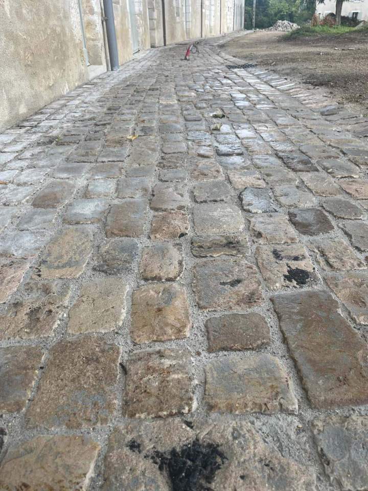 Allée pavée Cher