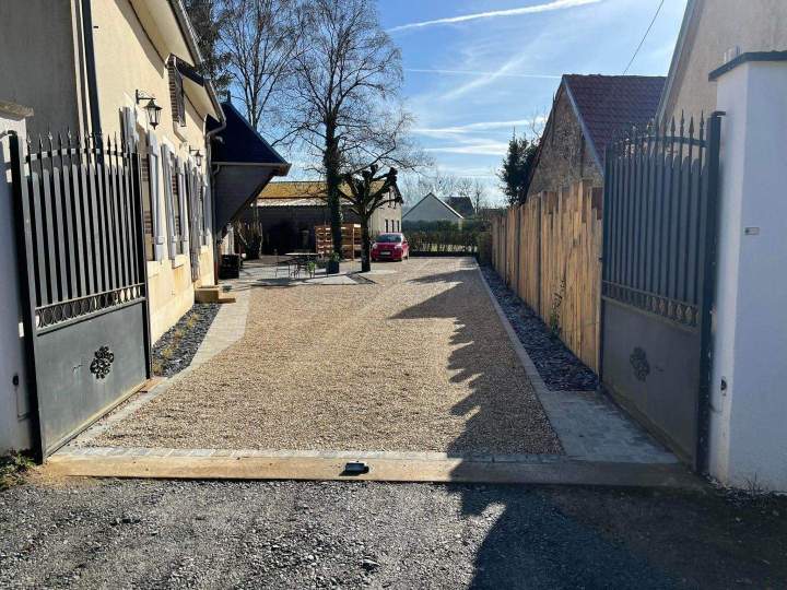 Travaux d'aménagement de cour Cher